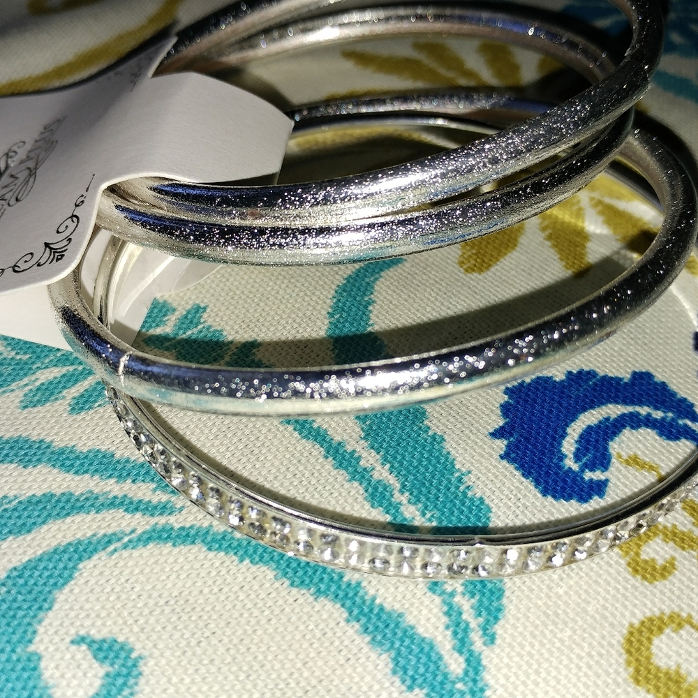 Bangle bracelet set